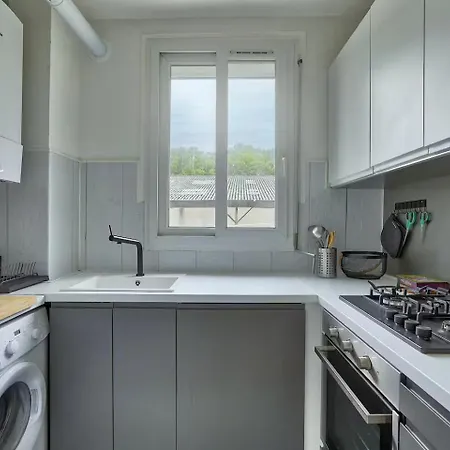 Modern And Calm 2 Bedroom T3 Apartment Paris