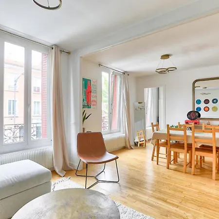 Modern And Calm 2 Bedroom T3 Paris